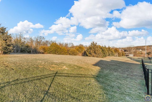 2314 NW 49th TER, Topeka, KS 66618