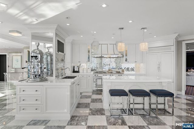 600 Harbor Boulevard 1079-81, Weehawken, NJ 07086