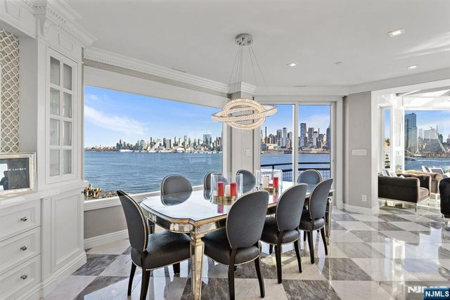 600 Harbor Boulevard 1079-81, Weehawken, NJ 07086