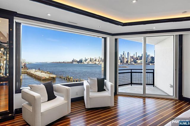 600 Harbor Boulevard 1079-81, Weehawken, NJ 07086