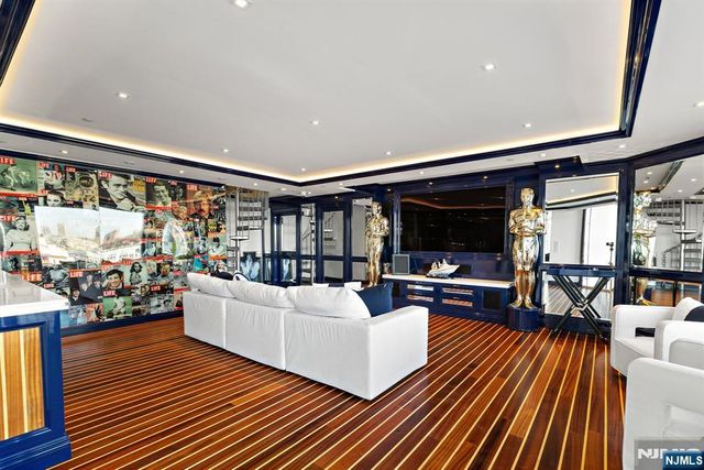 600 Harbor Boulevard 1079-81, Weehawken, NJ 07086