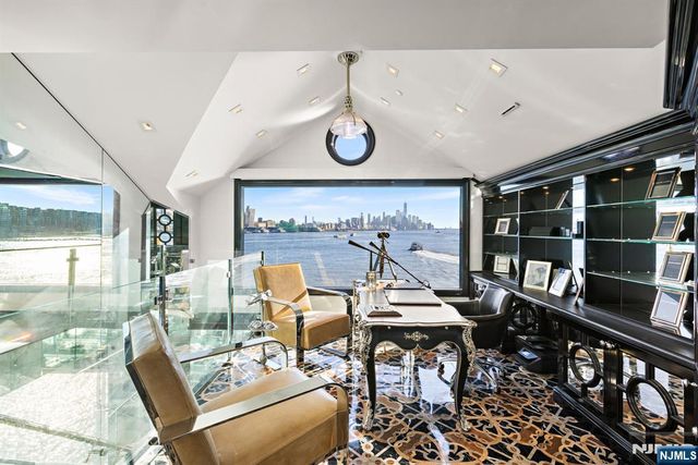 600 Harbor Boulevard 1079-81, Weehawken, NJ 07086