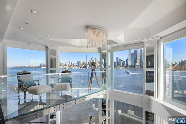 600 Harbor Boulevard 1079-81, Weehawken, NJ 07086