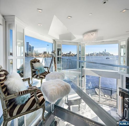 600 Harbor Boulevard 1079-81, Weehawken, NJ 07086