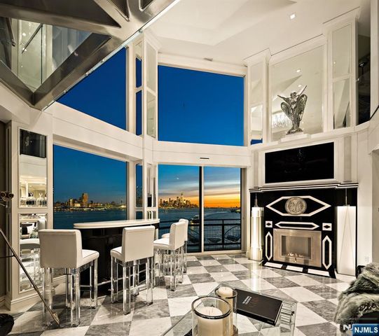 600 Harbor Boulevard 1079-81, Weehawken, NJ 07086