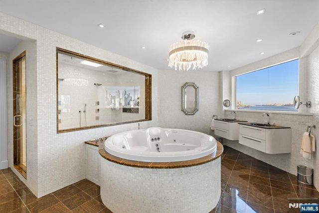 600 Harbor Boulevard 1079-81, Weehawken, NJ 07086