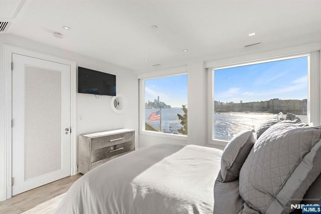 600 Harbor Boulevard 1079-81, Weehawken, NJ 07086
