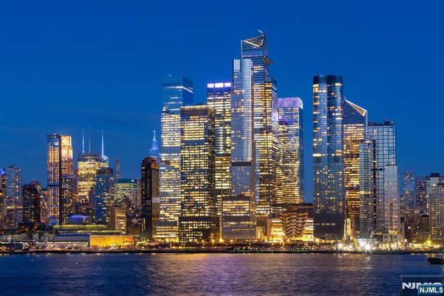 600 Harbor Boulevard 1079-81, Weehawken, NJ 07086