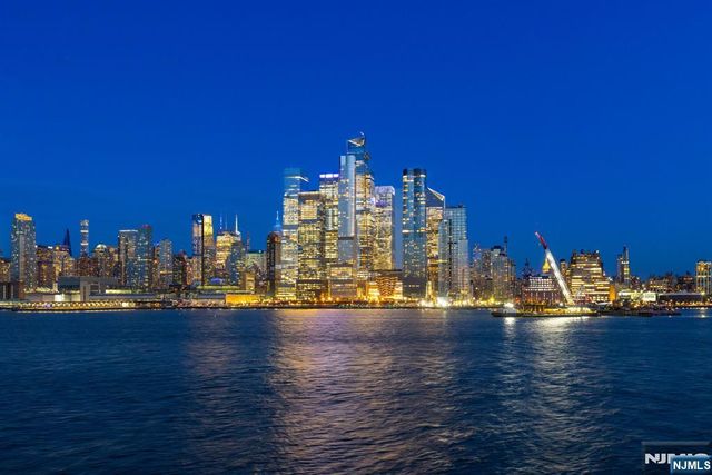 600 Harbor Boulevard 1079-81, Weehawken, NJ 07086