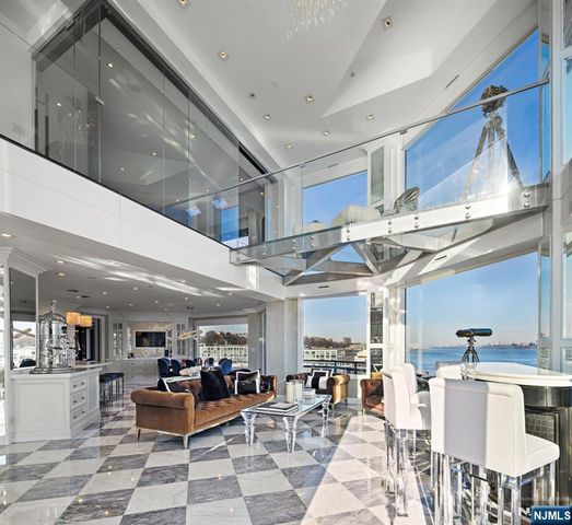 600 Harbor Boulevard 1079-81, Weehawken, NJ 07086