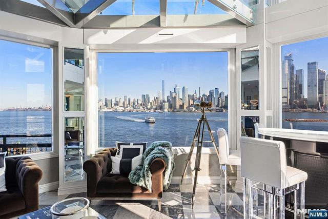 600 Harbor Boulevard 1079-81, Weehawken, NJ 07086