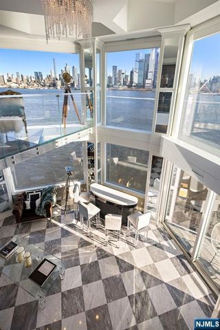 600 Harbor Boulevard 1079-81, Weehawken, NJ 07086