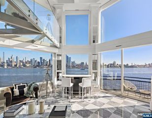 600 Harbor Boulevard 1079-81, Weehawken, NJ 07086