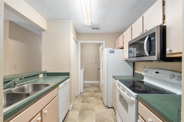 3705 SW 27TH STREET 214, Gainesville, FL 32608