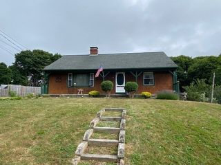 16 Pacheco Path, Falmouth, MA 02536