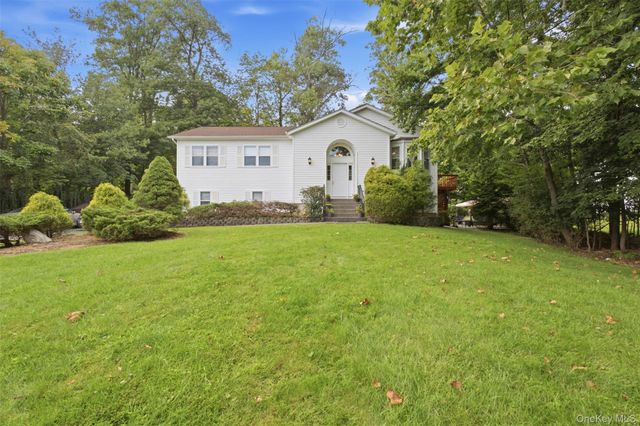 15 Aron Court, Spring Valley, NY 10977