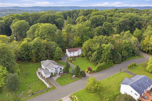 15 Aron Court, Spring Valley, NY 10977