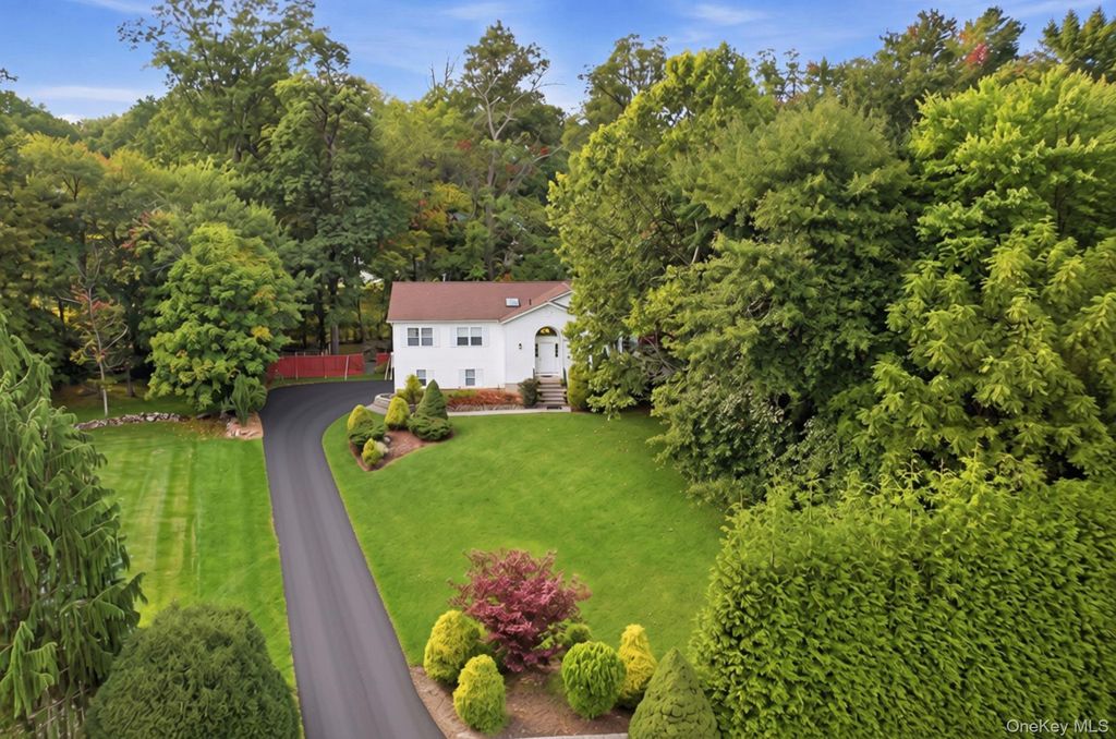 15 Aron Court, Spring Valley, NY 10977