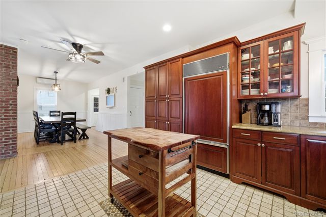 125 S Bayview Avenue, Amityville, NY 11701