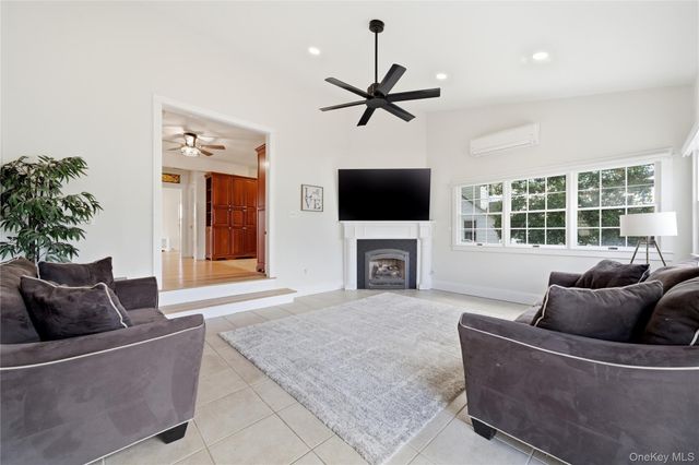 125 S Bayview Avenue, Amityville, NY 11701
