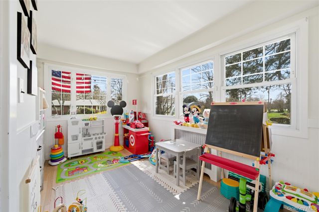 125 S Bayview Avenue, Amityville, NY 11701