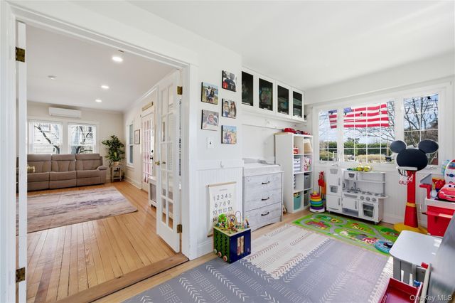 125 S Bayview Avenue, Amityville, NY 11701