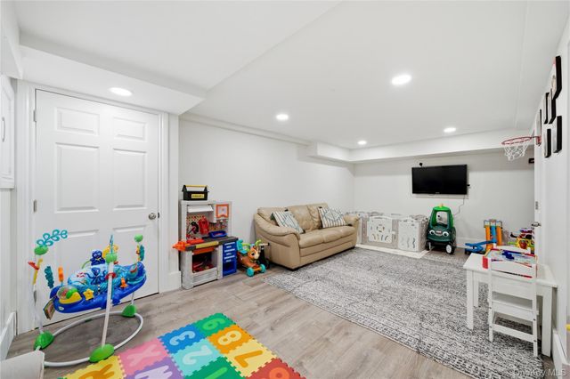 125 S Bayview Avenue, Amityville, NY 11701