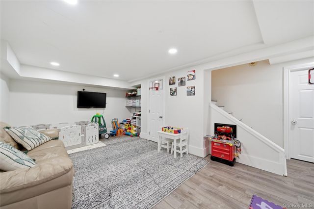 125 S Bayview Avenue, Amityville, NY 11701