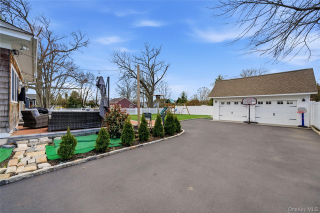 125 S Bayview Avenue, Amityville, NY 11701