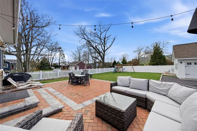 125 S Bayview Avenue, Amityville, NY 11701
