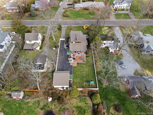 125 S Bayview Avenue, Amityville, NY 11701