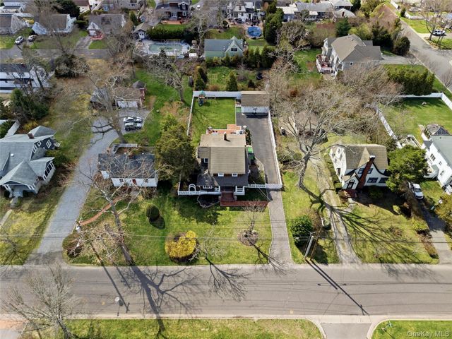 125 S Bayview Avenue, Amityville, NY 11701