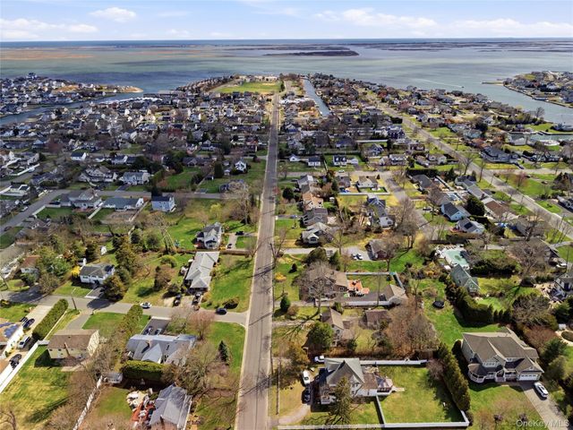 125 S Bayview Avenue, Amityville, NY 11701