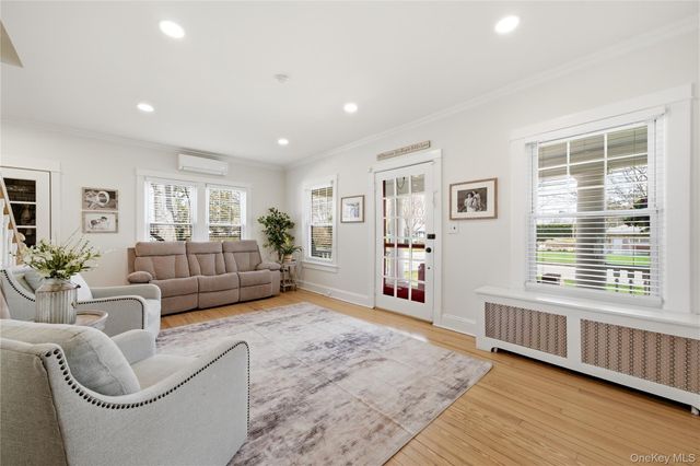 125 S Bayview Avenue, Amityville, NY 11701