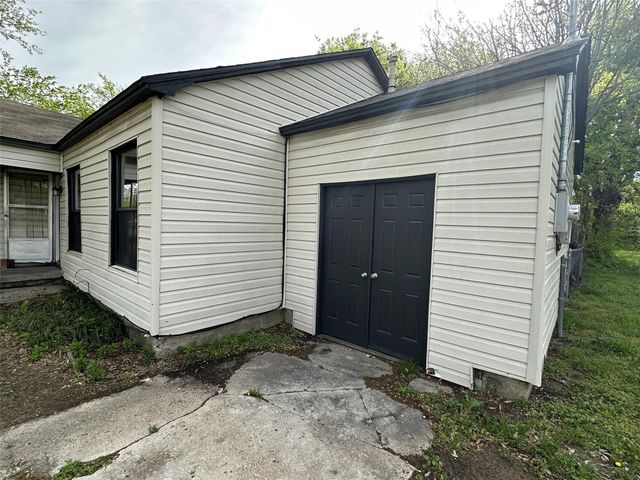 919 S Clements Street, Gainesville, TX 76240