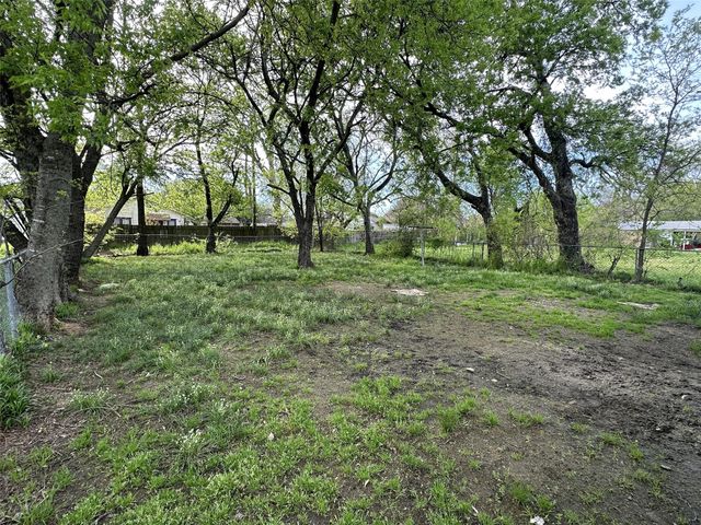 919 S Clements Street, Gainesville, TX 76240