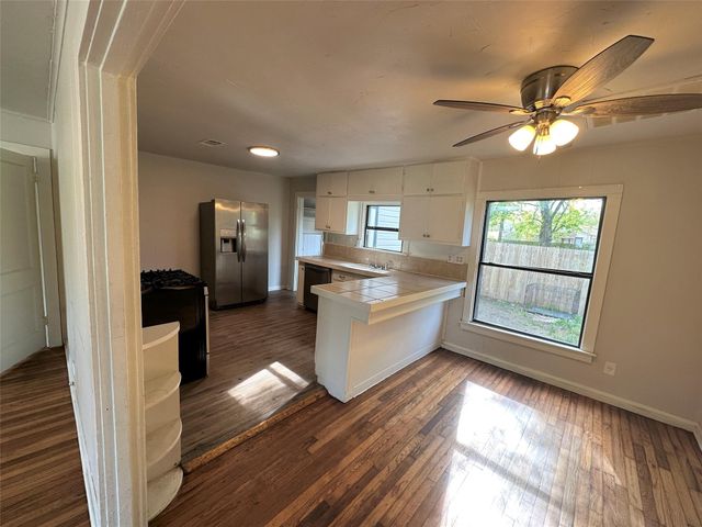 919 S Clements Street, Gainesville, TX 76240