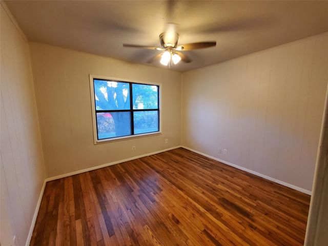 919 S Clements Street, Gainesville, TX 76240