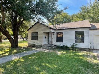 919 S Clements Street, Gainesville, TX 76240