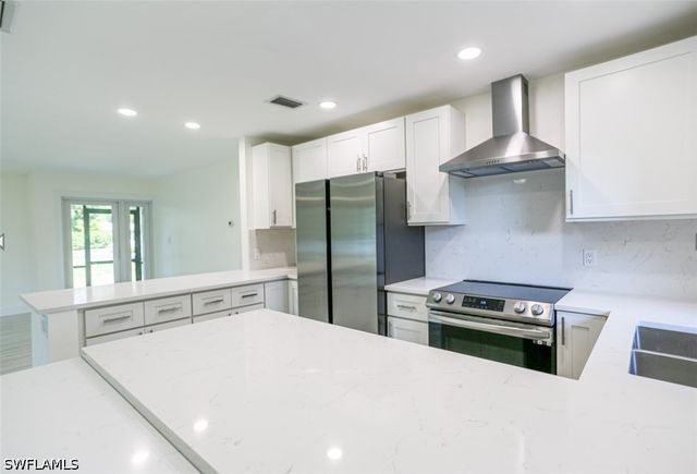 225 Georgetown BLVD, Naples, FL 34112