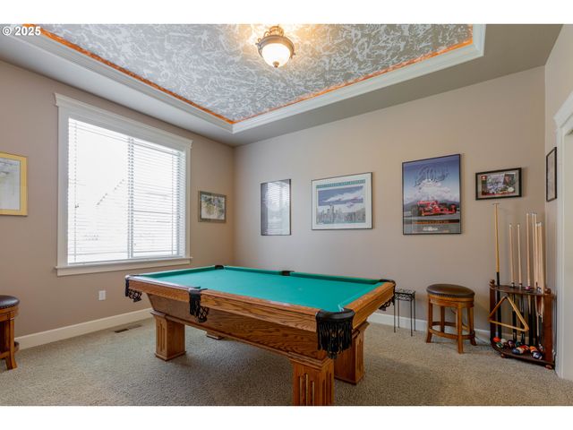 372 EAGLE FEATHER St Nw, Salem, OR 97304