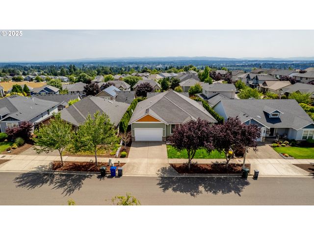 372 EAGLE FEATHER St Nw, Salem, OR 97304