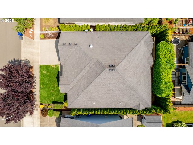 372 EAGLE FEATHER St Nw, Salem, OR 97304