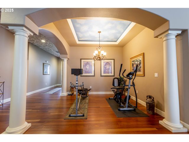 372 EAGLE FEATHER St Nw, Salem, OR 97304
