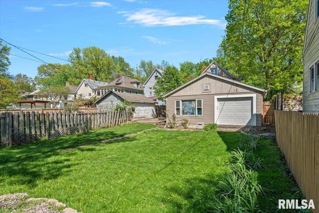 841 S GLENWOOD Avenue, Springfield, IL 62704