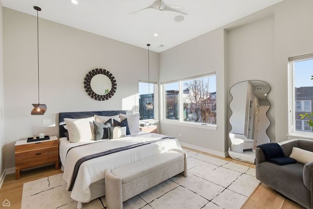 2234 W HURON Street, Chicago, IL 60612