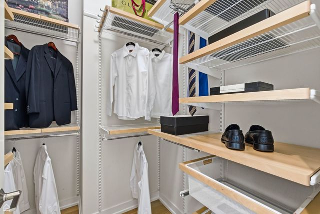 2234 W HURON Street, Chicago, IL 60612