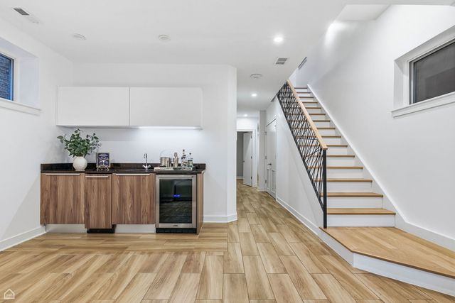 2234 W HURON Street, Chicago, IL 60612