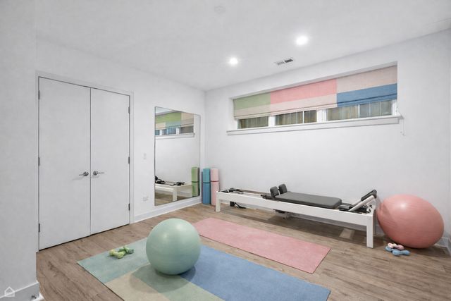 2234 W HURON Street, Chicago, IL 60612