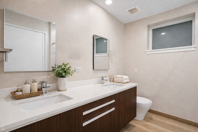 2234 W HURON Street, Chicago, IL 60612